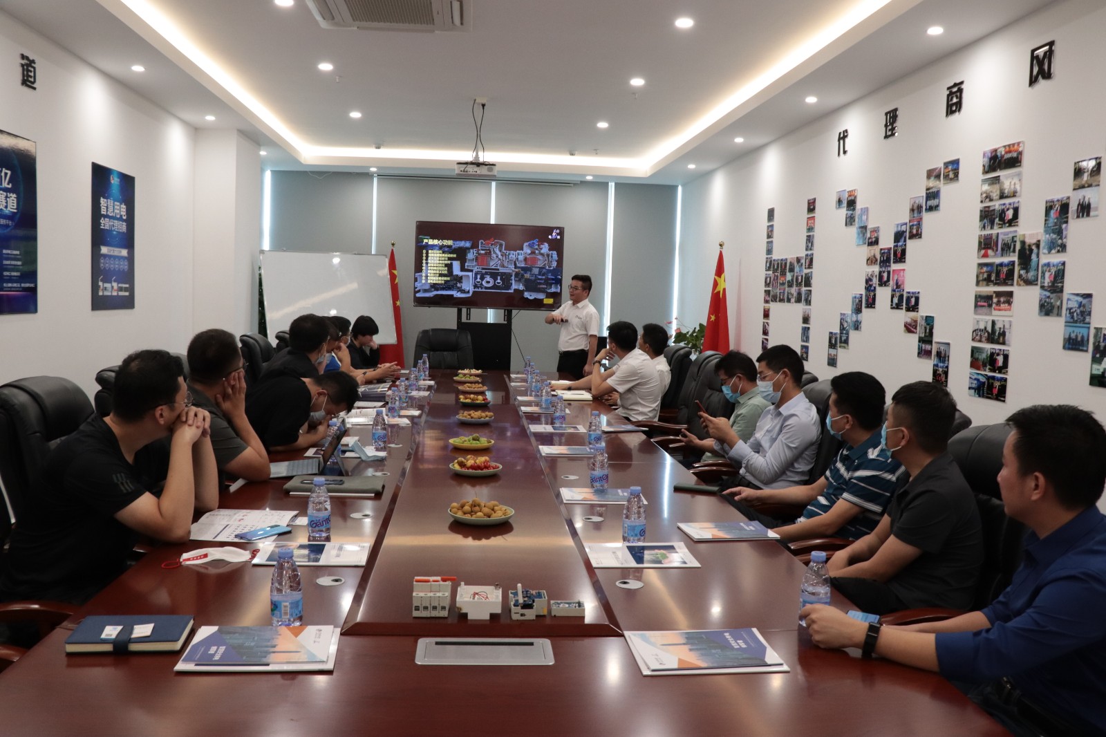 新奥能源集团领导一行莅临星空网页版登录入口科技参观指导