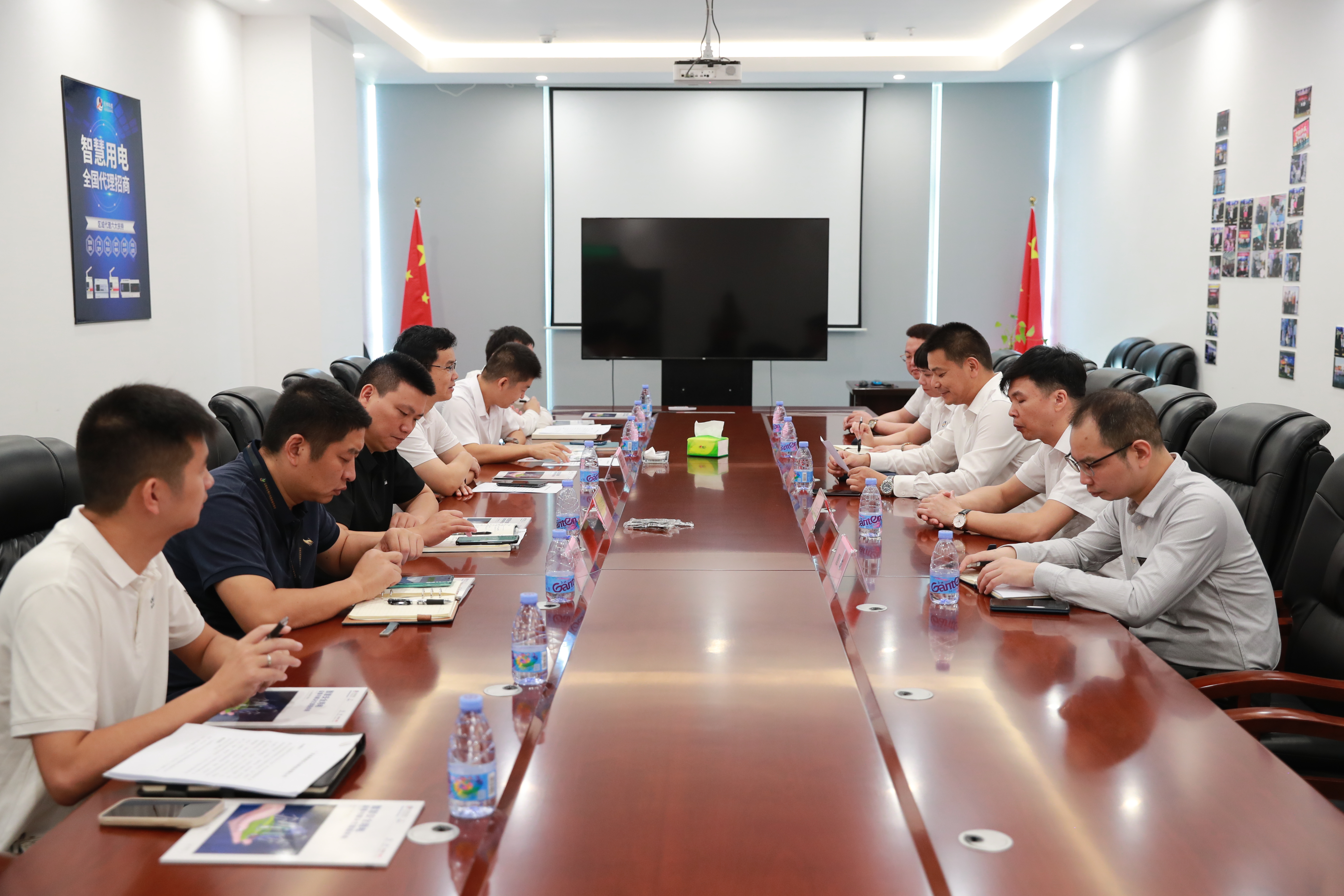 深圳市光明区凤凰街道党工委领导走访星空网页版登录入口科技
